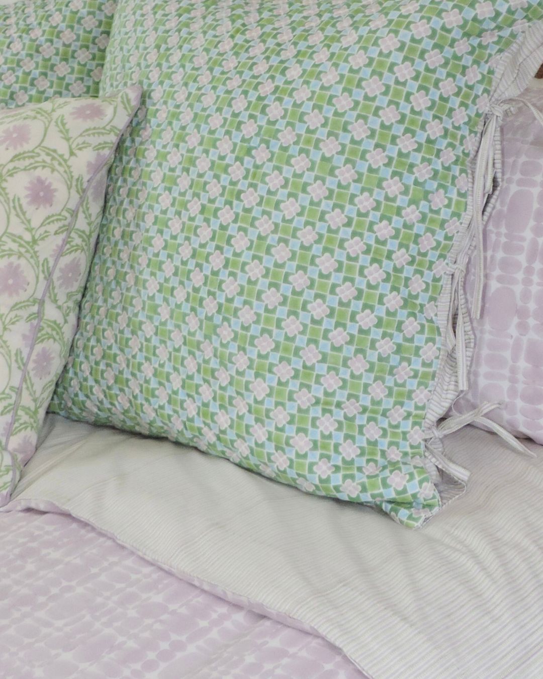 Pierre Reversible Duvet Cover, Lilac