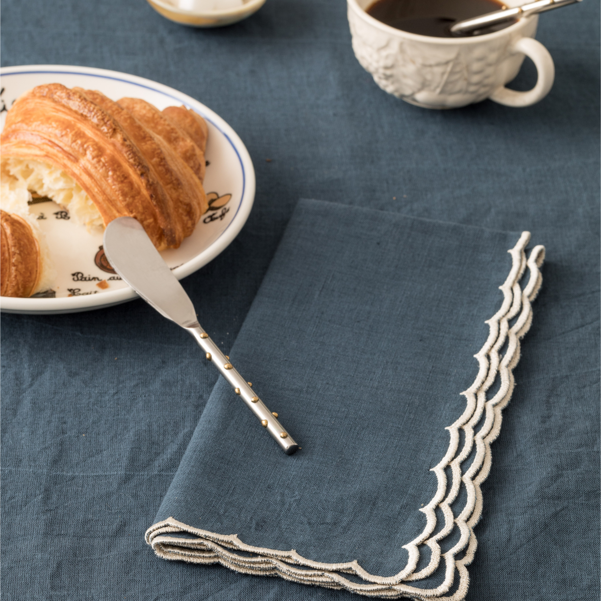 Serviette de Table Bleue à bord festonné