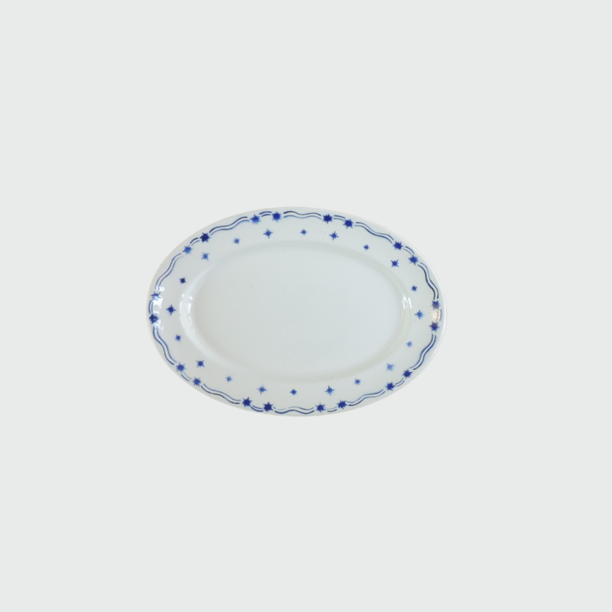 Plateau vintage avec étoiles bleues