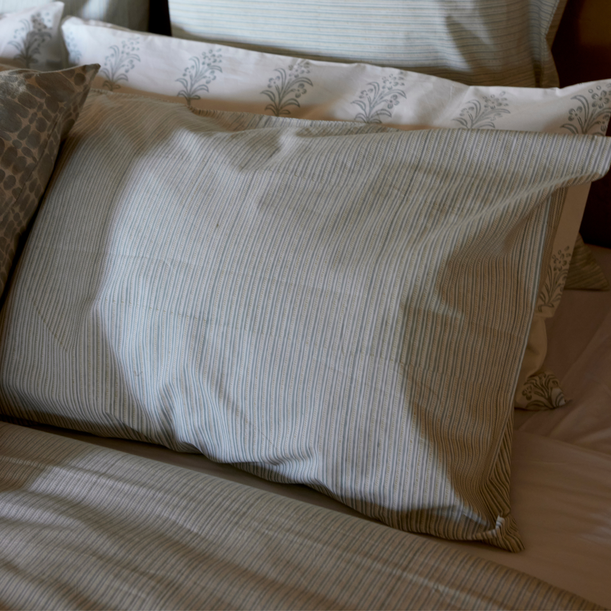 Parure de Lit Clémence, Brume Bleue