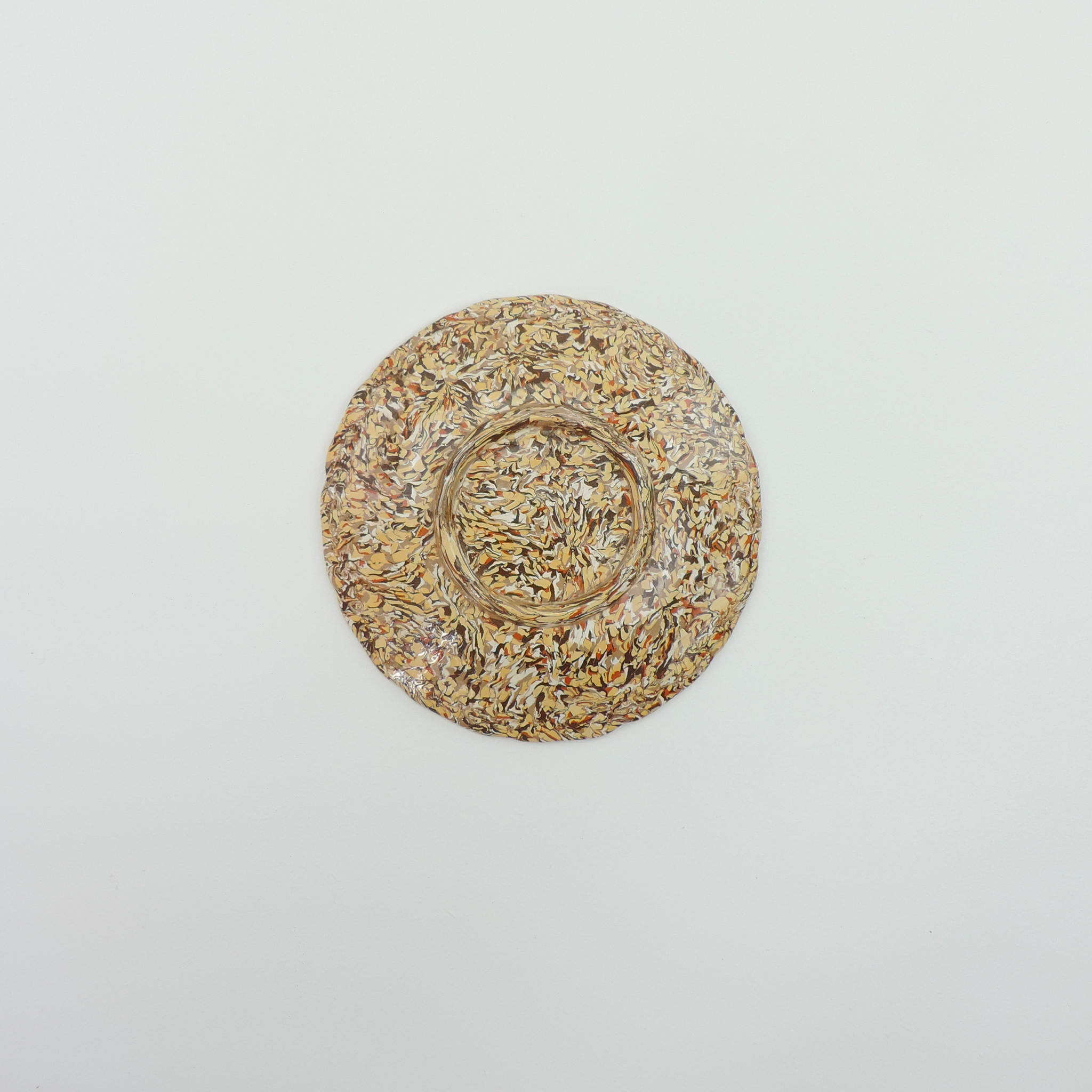 Assiette à dessert en faïence, ocre