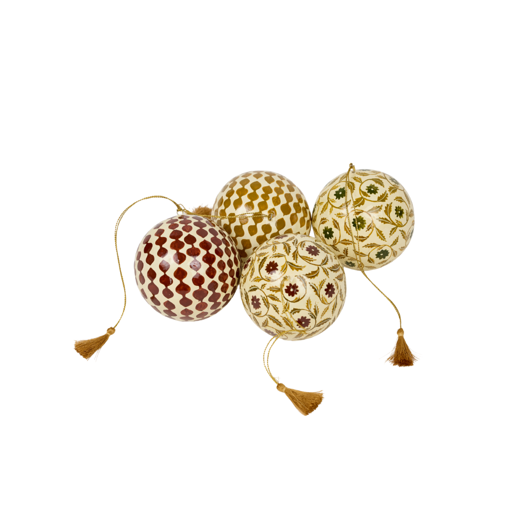 Boule de Noêl, Marguerite rouge